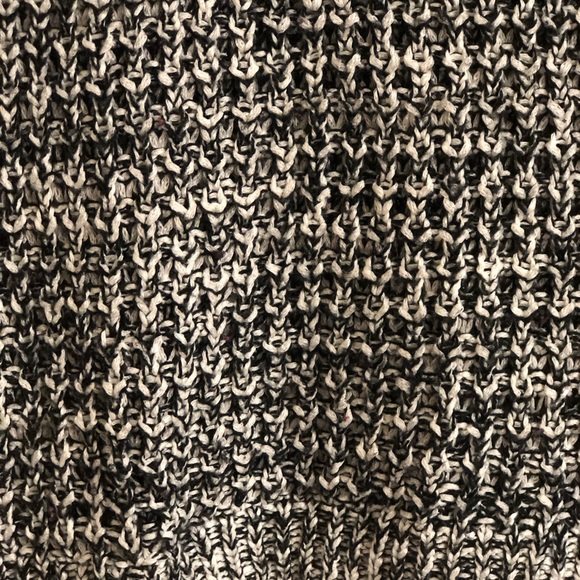 Charcoal Gray SUPER comfy tunic sweater! 🖤 - Picture 2 of 3